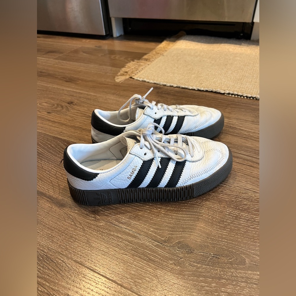 Adidas samba women’s shoe size 7.5 white with black stripes